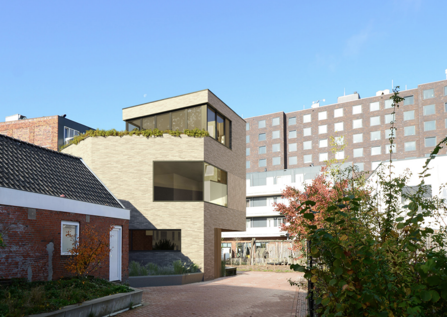 Bijzondere stadswoning op een open plek in het Ebbingekwartier in Groningen